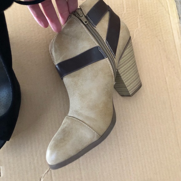 Cute ankle boots - Picture 2 of 2